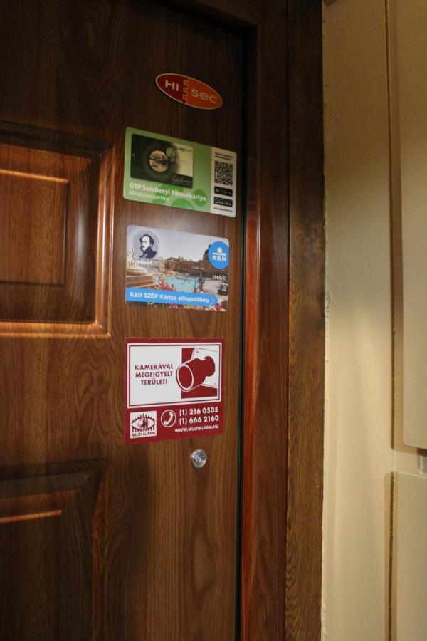 Izzy Apartament Apartment Miskolc Exterior photo
