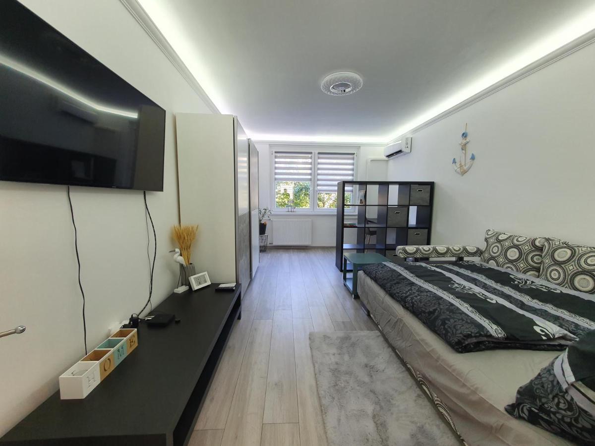 Izzy Apartament Apartment Miskolc Exterior photo